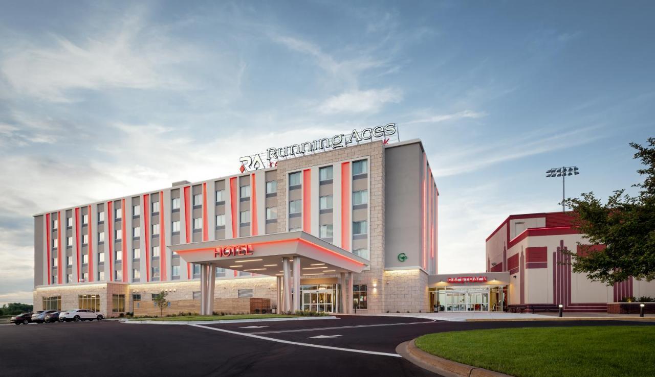Running Aces Hotel & Casino, Trademark Collection By Wyndham Forest Lake Luaran gambar